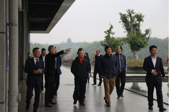 凯发K8集团外部董事一行调研聚峰谷项目